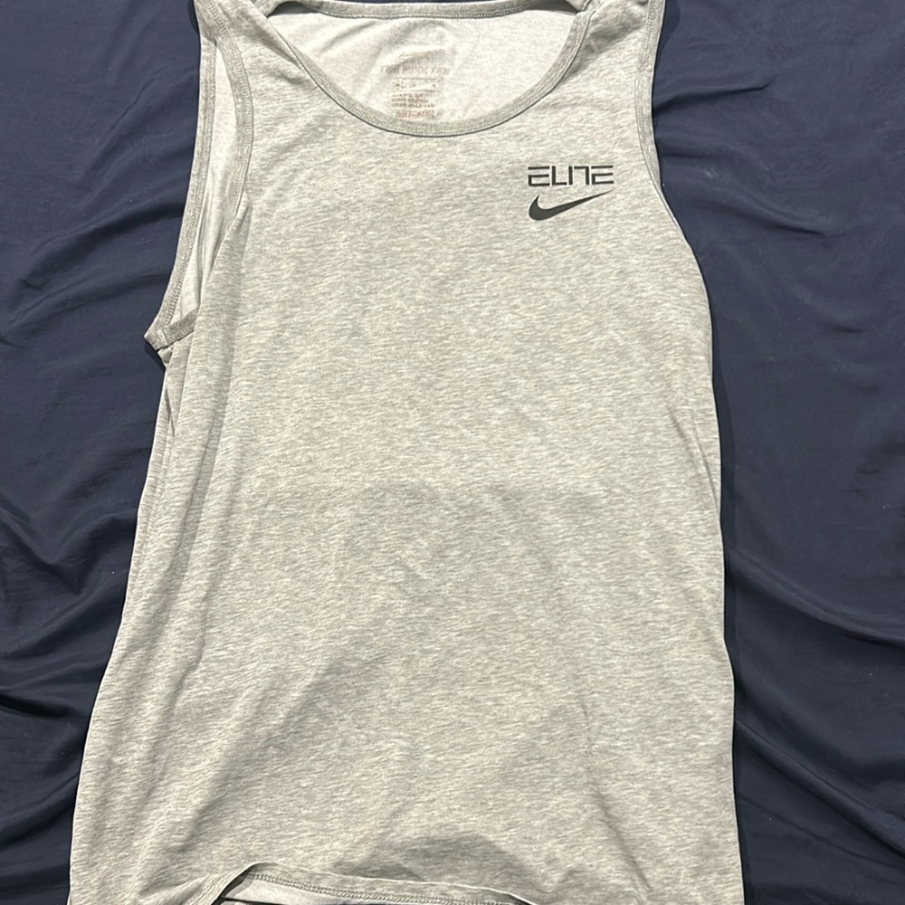 Nike Dri-Fit Sleeveless Workout T-Shirt (Size: Medium)